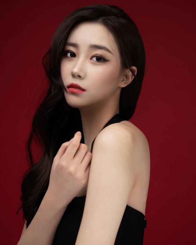 Lee Seung Hyeon direncanakan akan mewakili negaranya di ajang kecantikan internasional tapi belum diumumkan lebih detailnya. Foto: Instagram