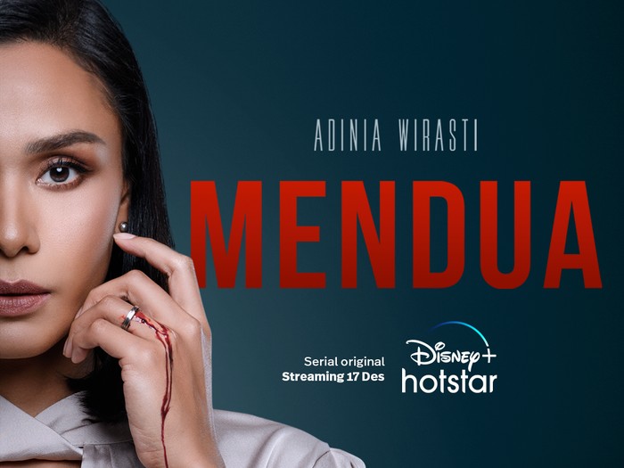 Poster karakter Adinia Wirasti untuk serial original Disney+ Hotstar Mendua.