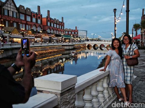 Mau menikmati suasana ala Eropa, tapi tak ingin jauh-jauh? Coba ke La Riviera di PIK2.