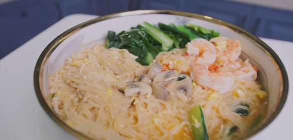 Kreasi mie instan ala selebriti Indonesia