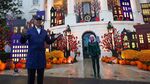 Trick-or-Treat! Joe Biden Bagi-bagi Permen di Gedung Putih