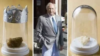 Salah satu benda paling bersejarah di sini adalah sisa bread and butter dari seseorang yang kini menjadi raja. Makanan ini merupakan sisa pudding Prince Charles saat dirinya masih menjadi pangeran. Foto: Istimewa