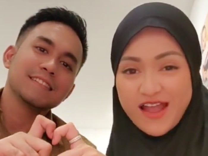 Nathalie Holscher dan Faris
