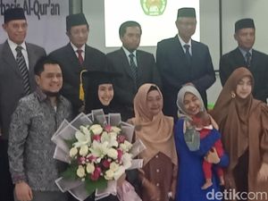 Oki Setiana Dewi Lulus S3 yang Kedua Kali, Dapat Tawaran Jadi Dosen