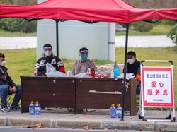 Suasana Mencekam Pabrik iPhone Kena Wabah COVID-19