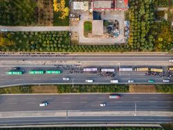 Suasana Mencekam Pabrik iPhone Kena Wabah COVID-19