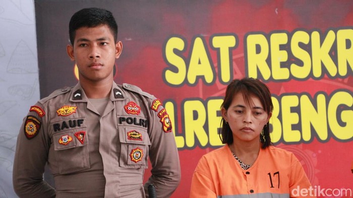 Pasutri di Bengkalis bunuh-bakar ODGJ untuk klaim asuransi. Pasutri di Bengkalis bunuh-bakar ODGJ untuk klaim asuransi.