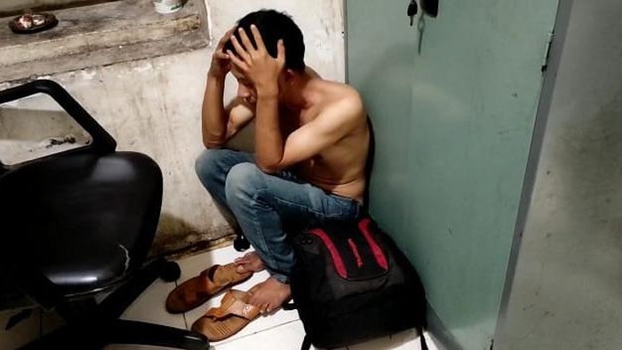 Pelaku pencuri sepatu di masjid Balai Kota Bogor.