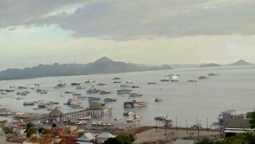 Pemandangan perairan Labuan Bajo dilihat dari Puncak Waringin