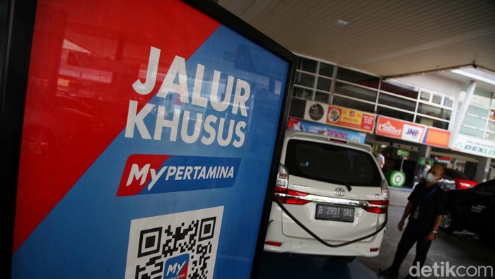 Pengumuman Pertamax Turbo Turun Harga Pertamina melakukan penyesuaian harga bahan bakar minyak (BBM) per 1 November 2022 ini. Pertamax Turbo turun harga, sedangkan Dexlite dan Pertamina Dex naik.