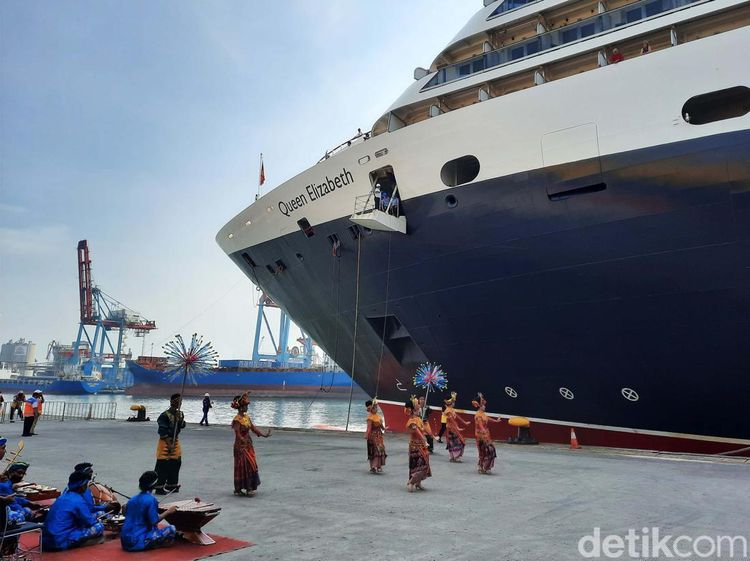 Perdana! Kapal Pesiar Sandar Lagi di Jakarta