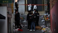 Sedikitnya 156 orang, yang kebanyakan anak muda, tewas dalam tragedi pada Sabtu (29/10) malam, dan banyak orang lainnya luka-luka. Tragedi itu terjadi dalam perayaan Halloween pertama yang digelar tanpa pembatasan sosial sejak pandemi virus Corona (COVID-19) merajalela.