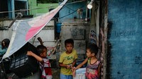 Secara tradisional, warga Filipina mengunjungi orang yang mereka cintai setiap tanggal 1 dan 2 November.