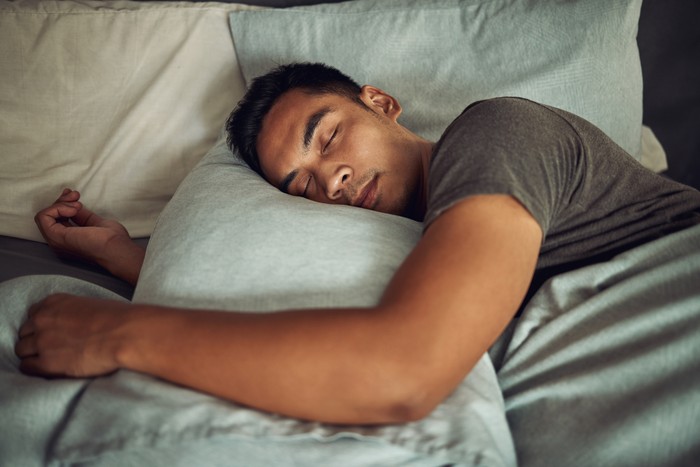Pria tidur