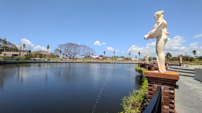 Proyek Embung Sanur dibangun dengan menelan anggaran sebanyak Rp 65 miliar dan dibangun lewat badan usaha milik negara (BUMN) konstruksi PT Brantas Abipraya (Persero) dengan konsultasi konstruksi PT Virama Karya.