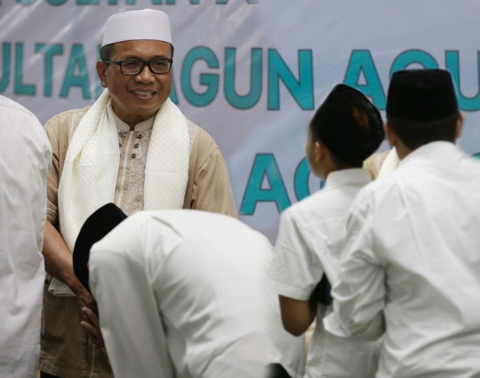 Rektor Unissula Prof Dr Gunarto SH MH melepas 607 mahasiswa santri Unissula yang dilaksanakan di masjid kampus (31/10).