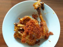 3 Resep Ayam Goreng Tradisional yang Mantap Bumbunya Untuk Lauk Tumpeng