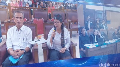 Melihat Ekspresi Ferdy Sambo dan Putri saat Tangis Ibu Yosua Pecah di Sidang