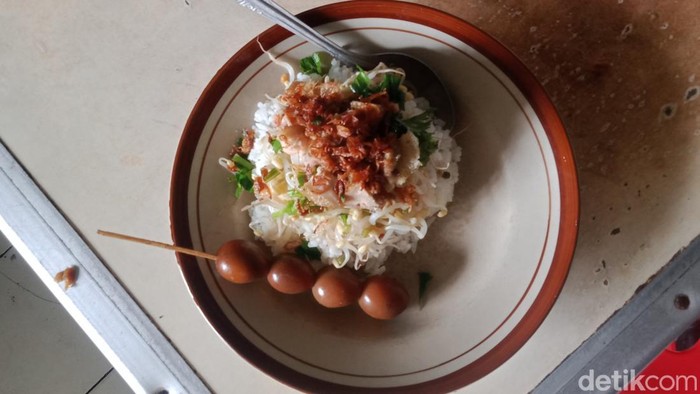 Tampilan Soto Garing di warung soto Bu Yati, Delanggu, Klaten