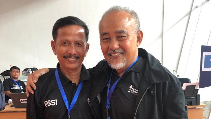Syamsuddin Umar (kanan) Bersama Djajang Nurjaman (kiri