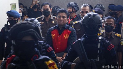 Tatapan Ferdy Sambo saat Tiba di PN Jaksel
