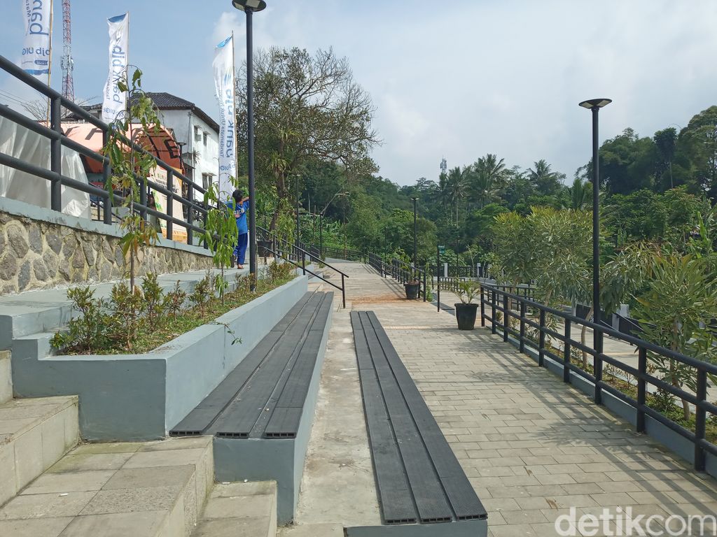 Teras Cipelang Herang di Kota Sukabumi. Teras Cipelang Herang di Kota Sukabumi.