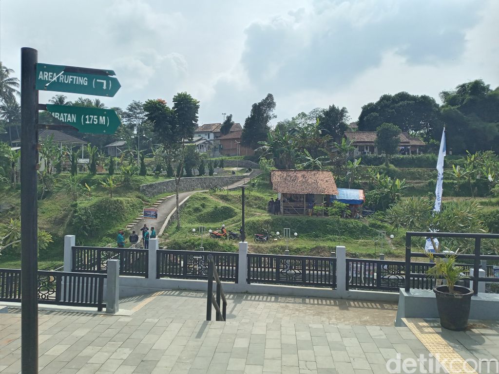 Teras Cipelang Herang di Kota Sukabumi. Teras Cipelang Herang di Kota Sukabumi.