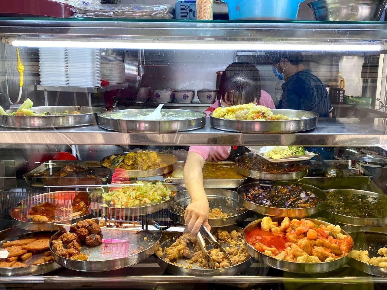 'Warteg' di Singapura Tetap Jual Nasi Daging Rp 27 Ribu Meski Harga Serba Naik