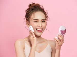 7 Urutan Makeup Menggunakan Cushion buat Tampilan Flawless Sehari-hari