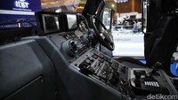 Selain pameran, ada sejumlah kegiatan yang diadakan, di antaranya live demo produk, Forum Diskusi Pertahanan bertajuk Indo Defence Forum, Indo Marine Forum, MRO Forum, dan Space Summit.