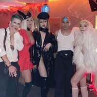 Melalui keterangan unggahannya Aming mengatakan jika dirinya cosplay menjadi siluman rubah versi bintang porno. Penampilan Aming saat cosplay jadi siluman rubah versi bintang porno itu kemudian mencuri atensi netizen. Foto: Instagram/@amingisback