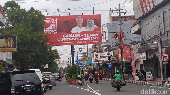 Baliho Ganjar-Yenny PSI