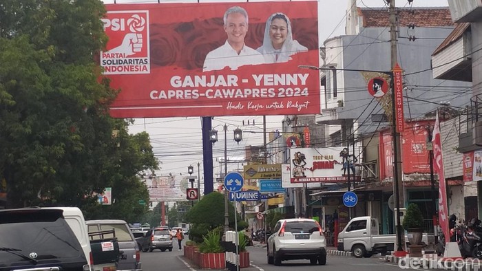 Baliho Ganjar-Yenny PSI di Blitar