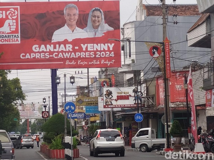 Baliho Ganjar-Yenny PSI di Blitar