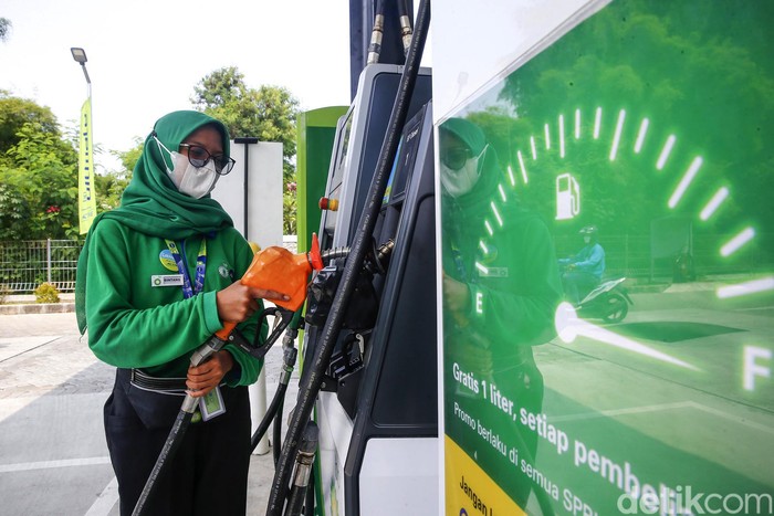 Pengendara di Indonesia semakin leluasa dalam memilih bahan bakar minyak (BBM) terbaik sesuai dengan spesifikasi kendaraan. Nah bagi detikers yang membutuhkan bensin dengan RON tinggi yang syarat dengan teknologi terbaik, British Petroleum (BP) Indonesia kini menyediakan BBM baru BP Ultimate dengan RON 95.