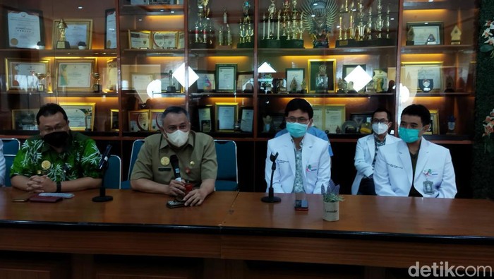Dokter RSSA menggelar jumpa pers