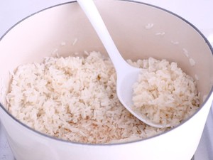 Dulu Hidup Miskin, Pria Ini Cuma Mampu Makan Nasi Pakai Garam