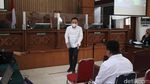 Ekspresi Kuat Maruf-Ricky Rizal saat Kembali Disidang