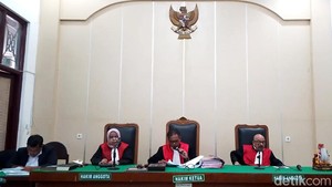 Fakar Suhartami Divonis 10 Tahun Penjara karena Kasus Binomo