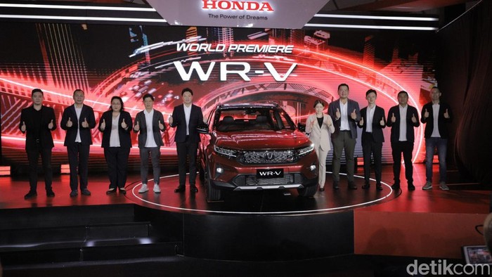 PT Honda Prospect Motor (HPM) resmi meluncurkan SUV kecil terbarunya bernama Honda WR-V. Yuk, lihat lebih dekat foto-fotonya.