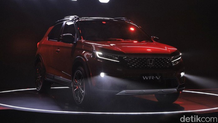 Foto-foto Lengkap Honda WR-V Sang Pesaing Raize-Rocky PT Honda Prospect Motor (HPM) resmi meluncurkan SUV kecil terbarunya bernama Honda WR-V. Yuk, lihat lebih dekat foto-fotonya.