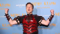 NEW YORK, NEW YORK - OCTOBER 31: Elon Musk and Maye Musk attend Heidi Klums 2022 Halloween Party at Sake No Hana at Moxy LES on October 31, 2022 in New York City. (Photo by Taylor Hill/Getty Images)