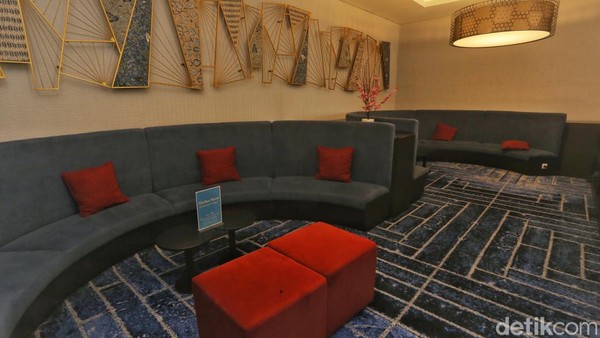 Selain ukuran kamar yang sangat mendukung untuk beristirahat dan bersantai, Holiday Inn & Suites Jakarta Gajah Mada juga memiliki banyak fasilitas penunjang lain yang akan memanjakan para tamunya. Â Selain ukuran kamar yang sangat mendukung untuk beristirahat dan bersantai, Holiday Inn & Suites Jakarta Gajah Mada juga memiliki banyak fasilitas penunjang lain yang akan memanjakan para tamunya. Â