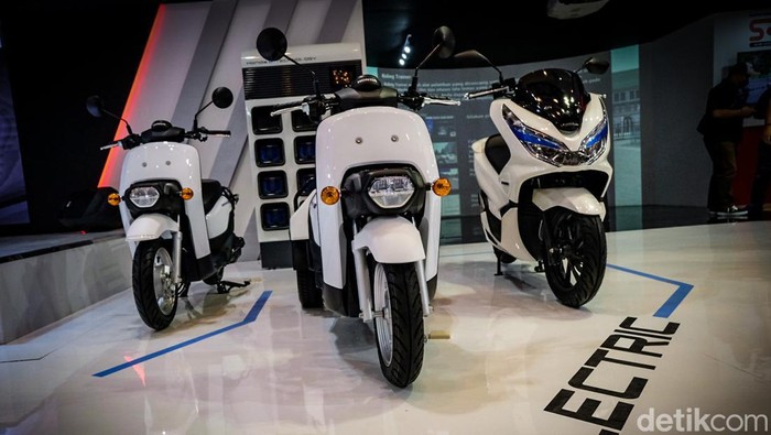 Honda Bawa 3 Motor Listrik ke IMOS 2022, Ini Wujudnya Honda membawa tiga motor listrik di pameran IMOS 2022. Begini wujudnya.