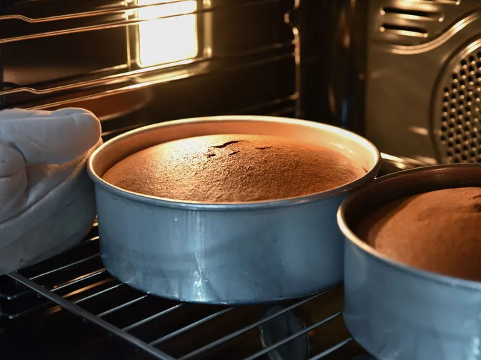 Diberi Kue Ulang Tahun oleh Istri, Pria Ini Malah Buat Kue Sendiri