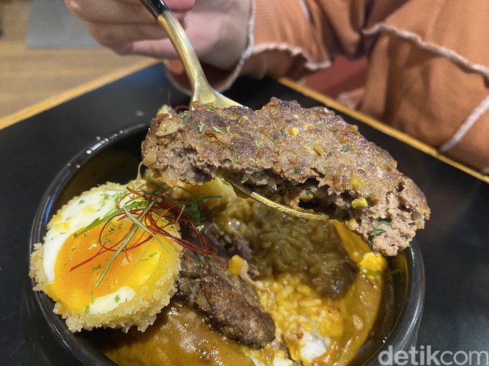 Izuka Gyoza, restoran gyoza dengan menu autentik dan fusion.