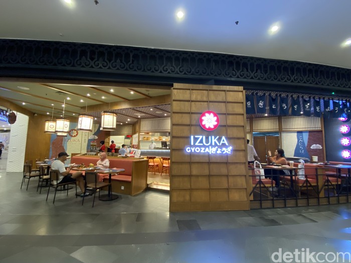Izuka Gyoza Izuka Gyoza, restoran gyoza dengan menu autentik dan fusion.