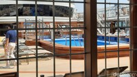 Kolam renang dan jacuzzi di Kapal Pesiar Queen Elizabeth. Foto: Putu Intan/detikcom