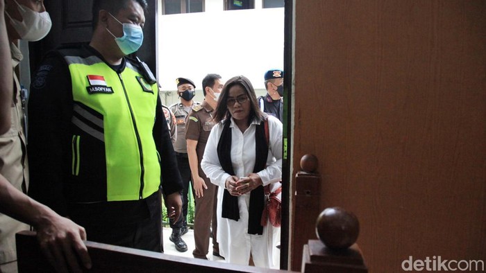 Keluarga Yosua Bersaksi untuk Kuat Ma'ruf dan Ricky Rizal Keluarga Yosua Hutabarat kembali beraksi di PN Jaksel. Kali ini mereka bersaksi untuk terdakwa Kuat Ma'ruf dan Bripka Ricky Rizal.