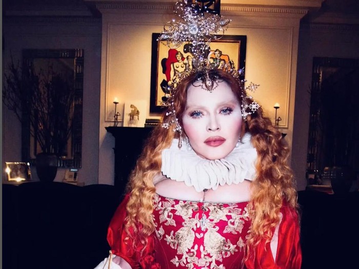 Madonna Pakai Karya Rinaldy A. Yunardi untuk Halloween